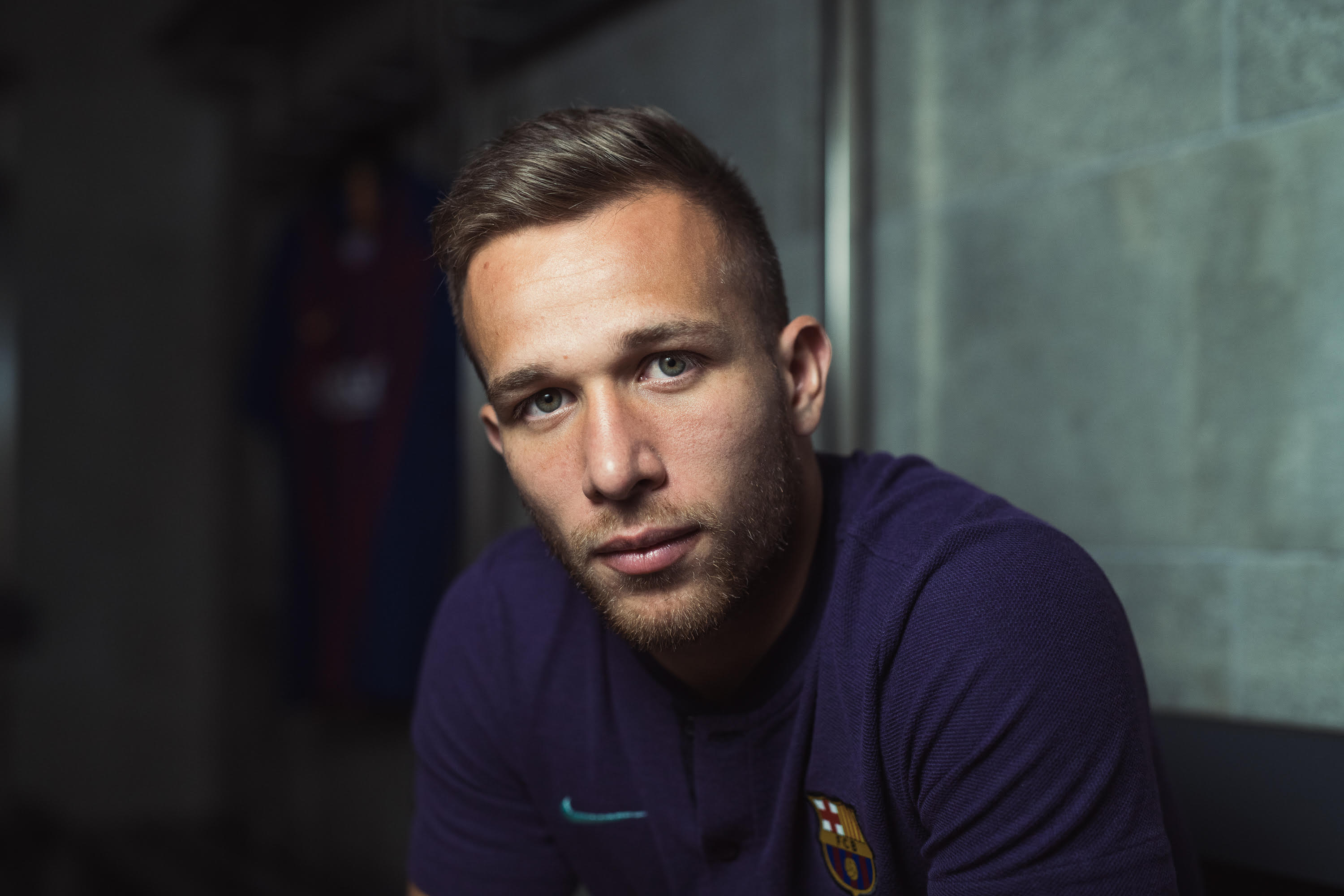 How tall is Arthur Melo?